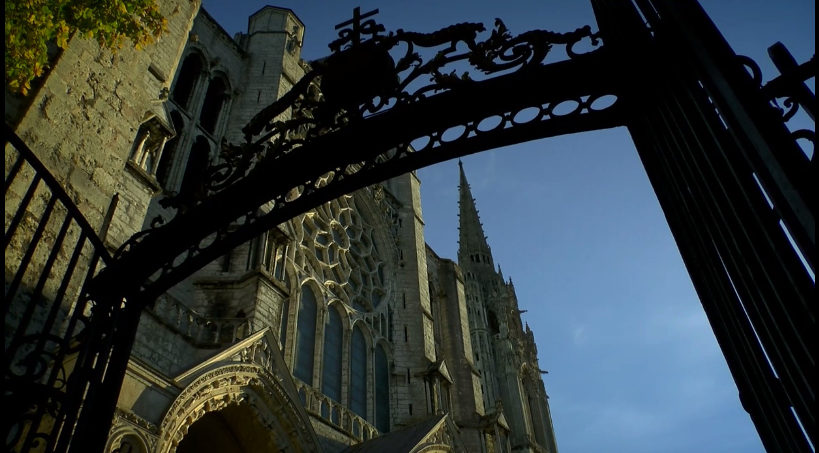 Die Säulen der Welt – CHARTRES